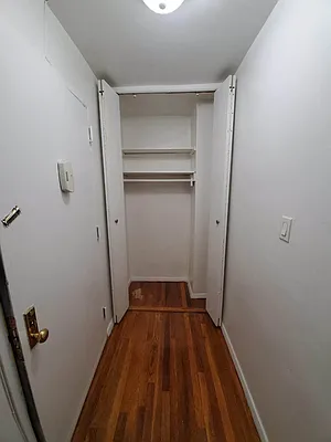 Rented by Smart NY Realty LLC | media 4