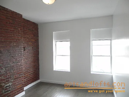 Rented by aptsandlofts.com | media 17