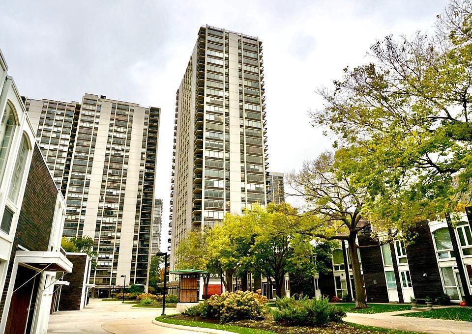 1st image of 1355 N Sandburg Ter APT 2607D
