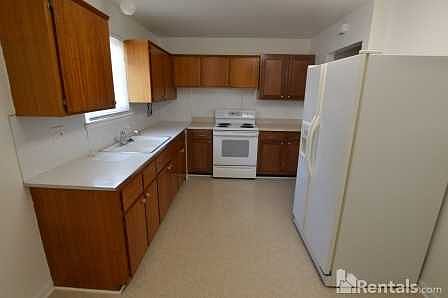 5th image of 1753 Victor St