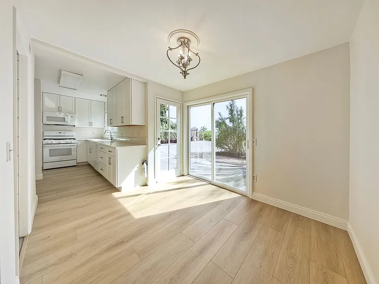 4711 Sunny Hills Rd — Photo 7