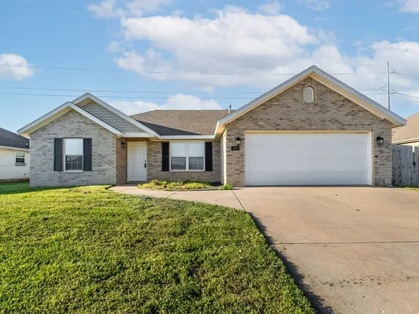 740 Dogwood St, Centerton, AR 72719