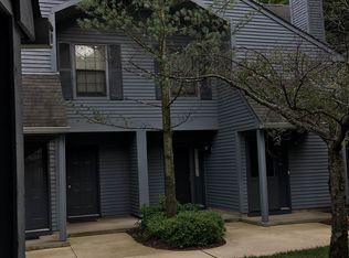 607 Woodhaven Dr, Edison, NJ 08817