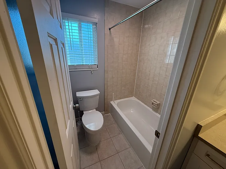 1242 E Freshman Cir — Photo 23