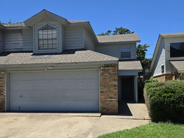 1432 Palmnold Cir W, Fort Worth, TX 76120
