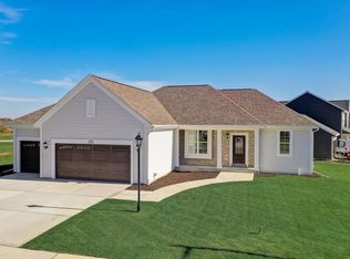 W206N17472 Hidden Creek Rd, Jackson, WI 53037