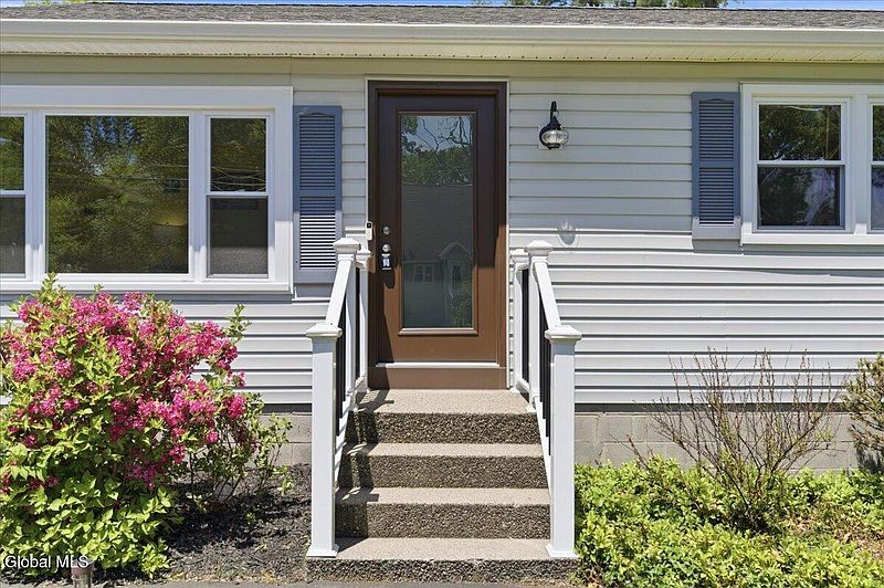 4th image of 177 Nutwood Avenue