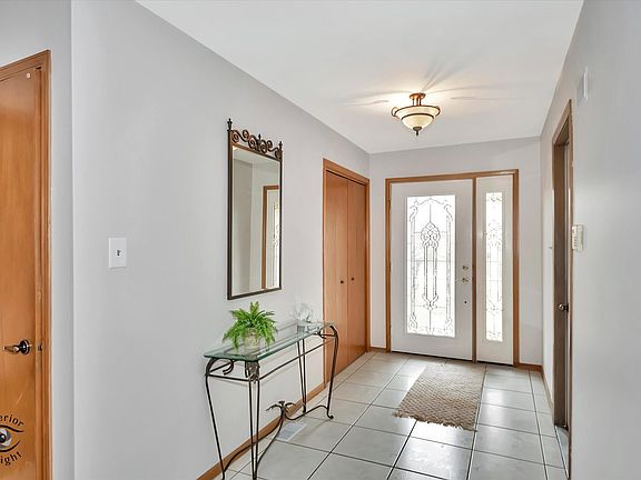 3rd image of 16183 Rosebud Pl