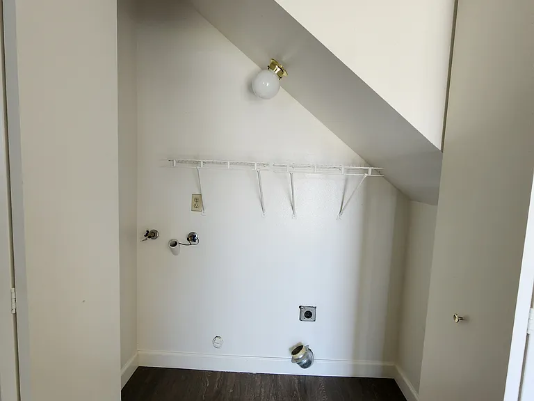 1115 N Lincoln St #B — Photo 1