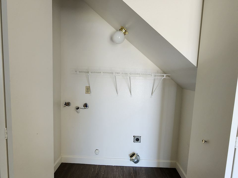 1st image of 1115 N Lincoln St APT B