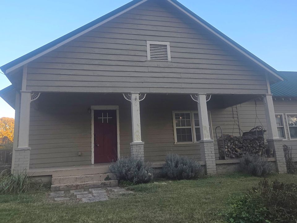 1st image of 1051 Gage Dr