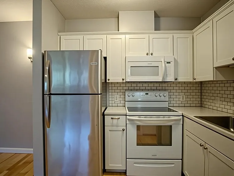 3 Tara Dr #4 — Photo 6