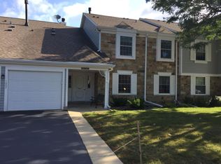 1007 Auburn Ln, Buffalo Grove, IL 60089