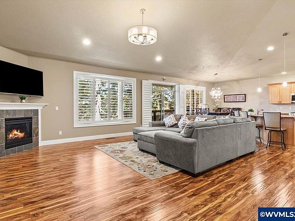 4th image of 119 Duniway Ct SE