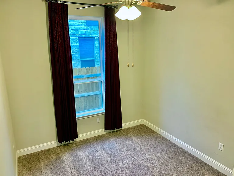 15420 Iveans Way — Photo 23