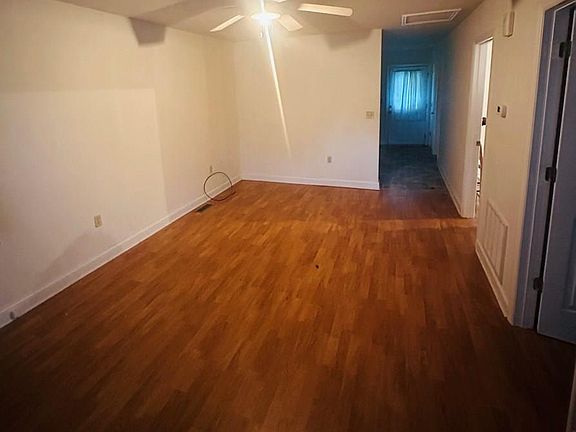 2nd image of 913 Boden St