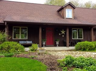 W344S3382 Moraine Hills Dr, Dousman, WI 53118