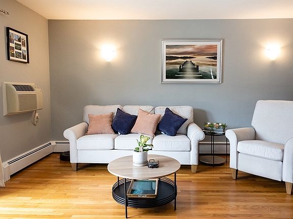 2nd image of 48 Coffey St APT 1B