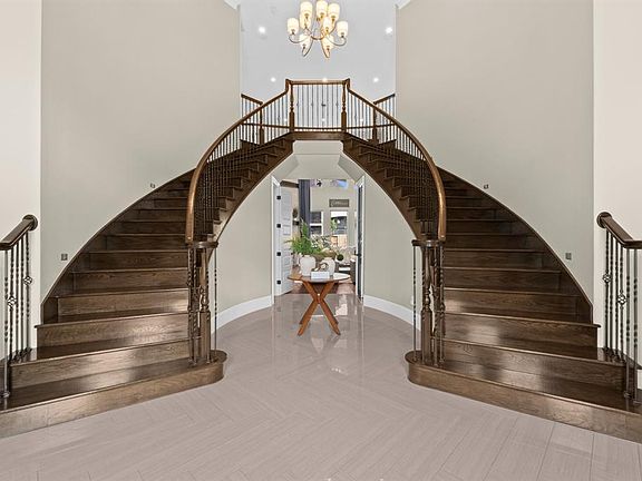 5th image of 18 Lake Como Drive