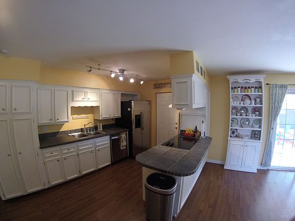 2nd image of 1627 S Parkside Dr