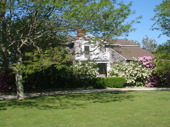 2nd image of 100 Farm Ct