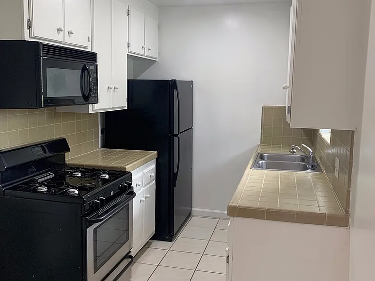 3426 Keystone Ave — Photo 11