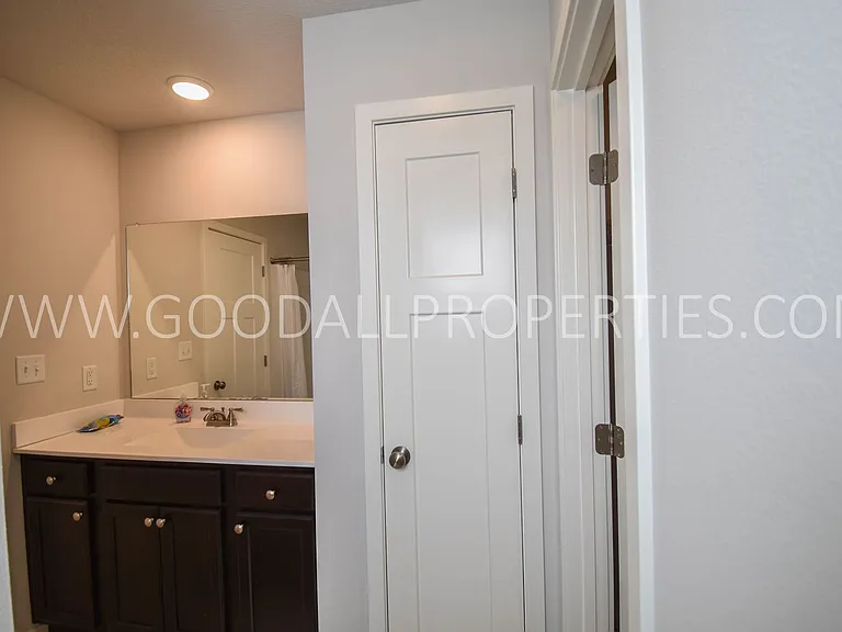 18203 Alpine Dr — Photo 20