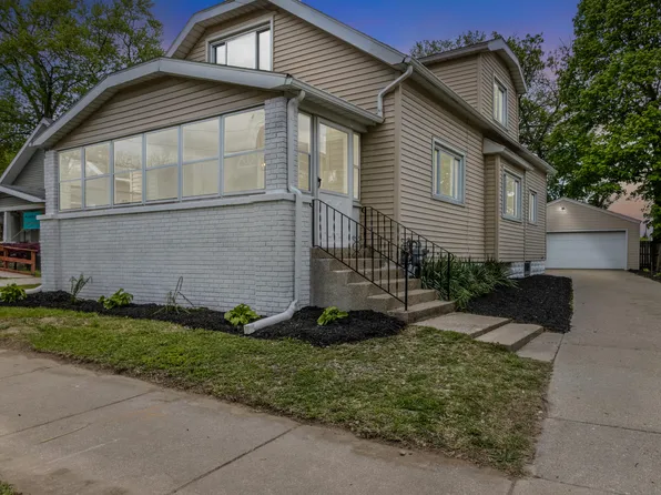 819 Harding St NW, Grand Rapids, MI 49544
