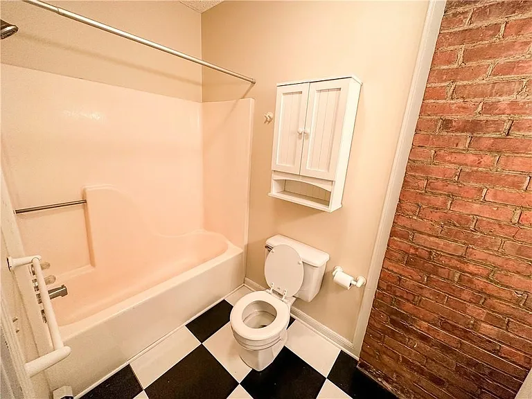 113 Comfort St #5 — Photo 11