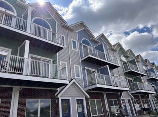 392 Frontier Ave, Morgantown, WV 26505