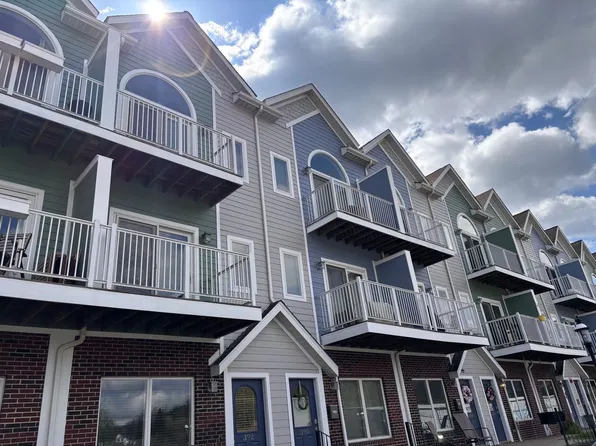 392 Frontier Ave, Morgantown, WV 26505