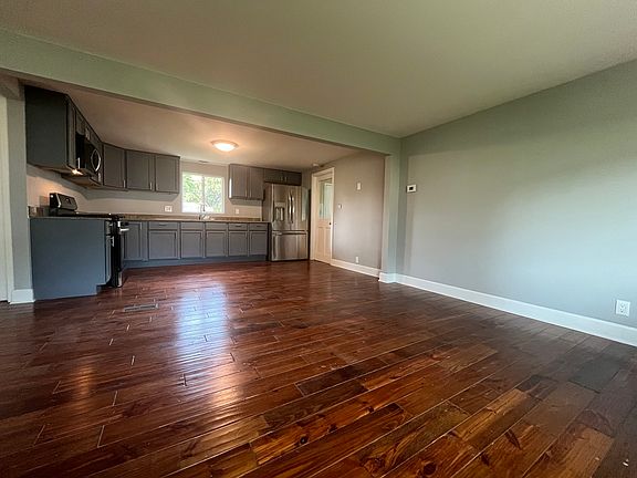 4th image of 537 California Ave