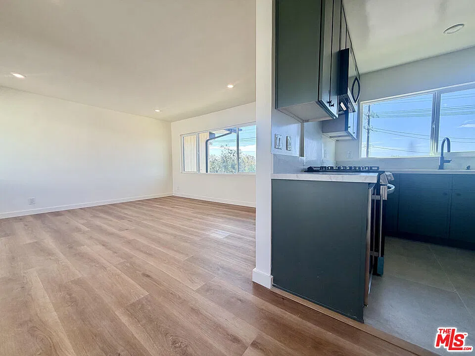 1 bed, 1.0 bath, 500 sqft, $3,850 — Photo 3