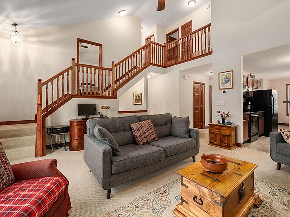 3rd image of 3889 Black Pine Dr
