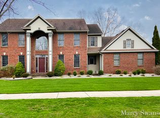 2410 Westbrook Dr NW, Grand Rapids, MI 49504