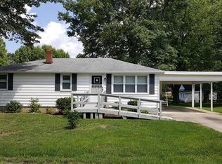 2407 W Lake Dr, Highland, IL