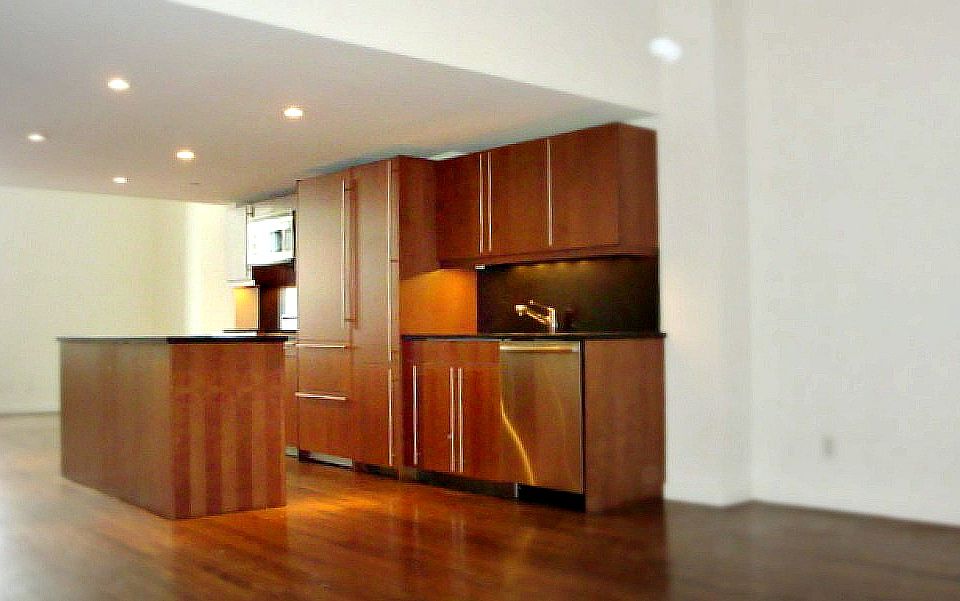 1st image of 305 2nd Ave APT 323