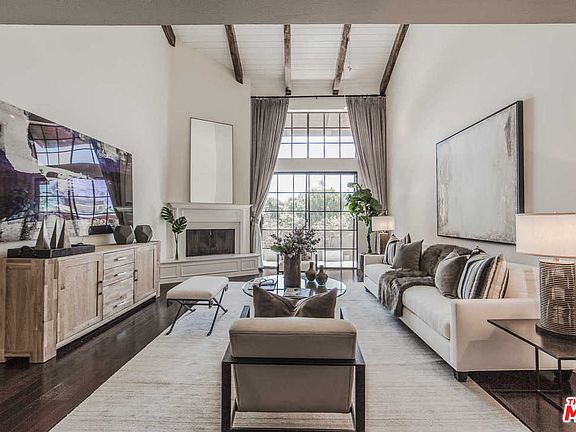 3rd image of 10336 Almayo Ave APT 303