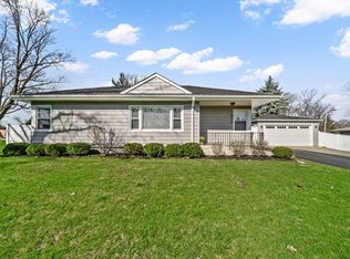 1S336 Buttercup Ln, Villa Park, IL