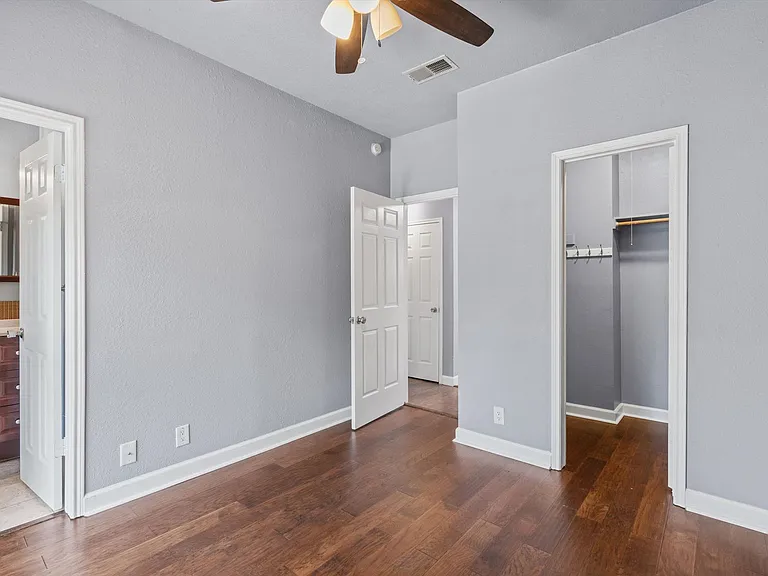 2414 Longview St #303 — Photo 8
