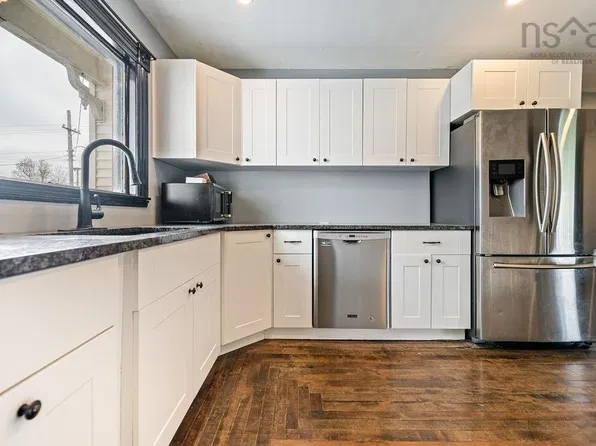 472 Main St, Parrsboro, NS B0M 1S0