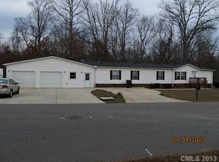 339 Forest Hollow Dr, Statesville, NC 28677
