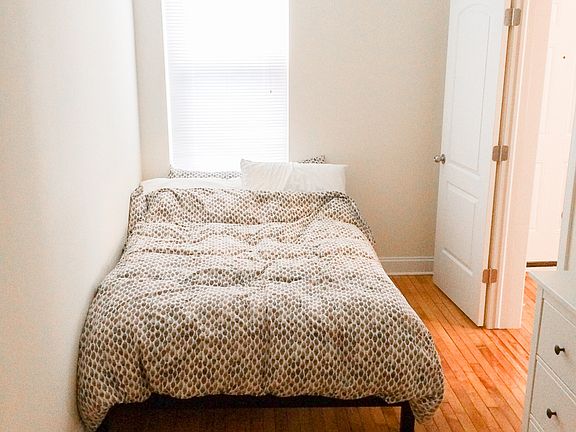 3rd image of 2729 W Thomas St #2F