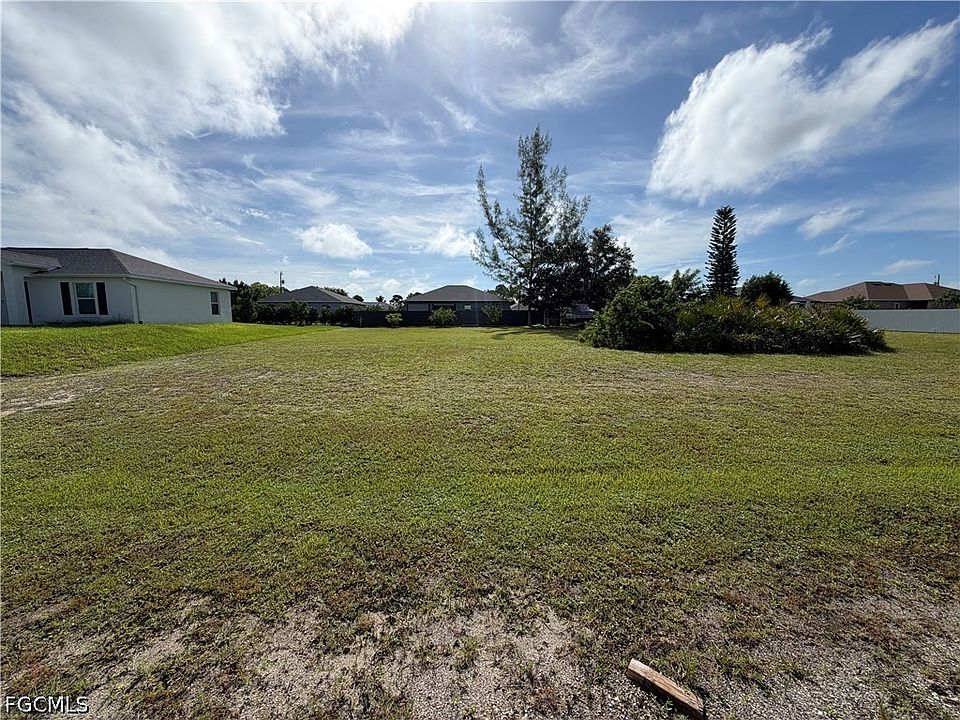 1st image of 4021 NE 9th Pl