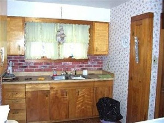 4th image of 1038 Mildred Ave