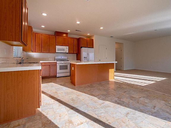 5th image of 4563 Golden Alder St