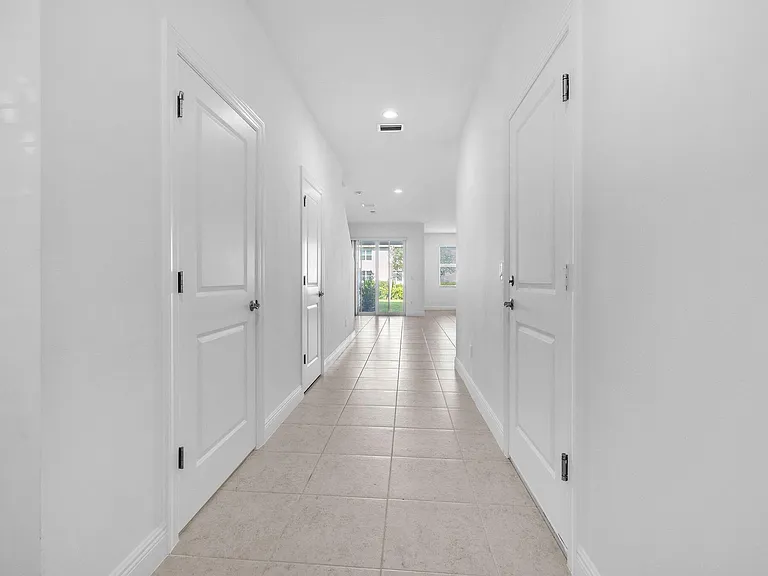 540 Sanderling Cir — Photo 20