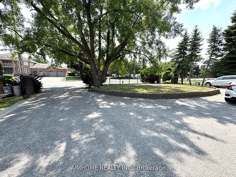 38 Lee Ave — Photo 2
