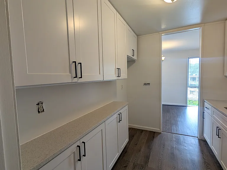 7232 Donnell Pl #D7 — Photo 2