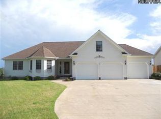 1096 Perkins Jones Rd, Warren, OH 44483